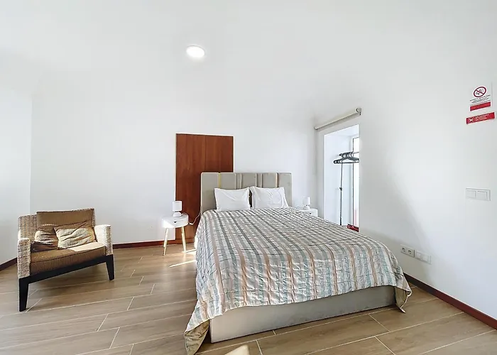 公寓 Dinos Sea View *